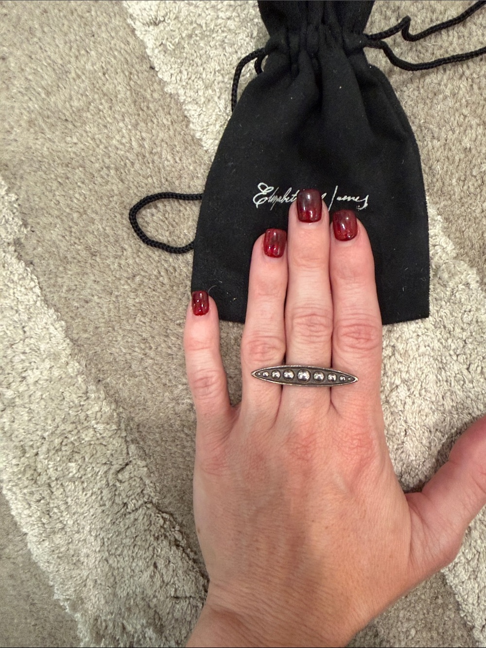Elizabeth and James Silver Ring with Black Pouch - size:6